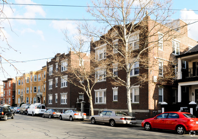 Building Photo - 121-123 Hawthorne Street