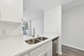 Interior Photo - 845 S. Kingsley