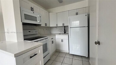 Building Photo - 8701 SW 141st St