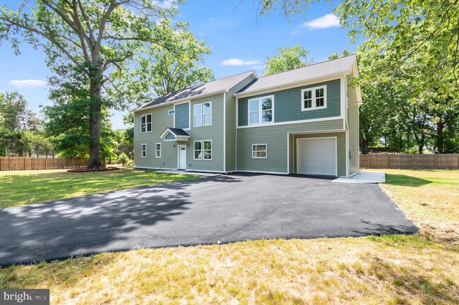 Building Photo - 8830 Badger Dr
