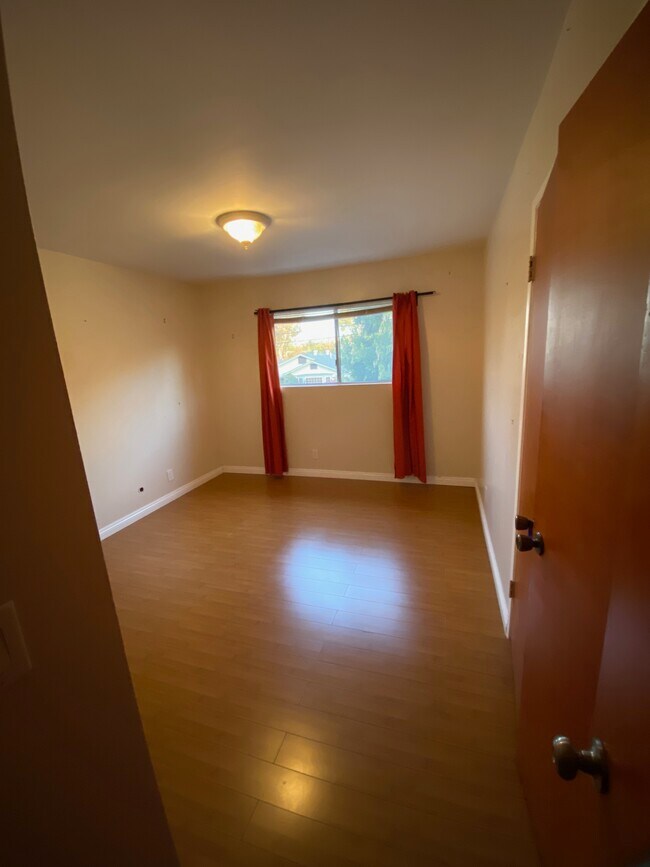 Foto del edificio - 2852 Rosanna St