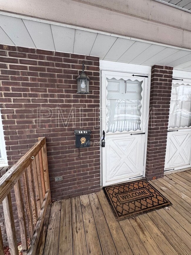 Building Photo - 782 Akron Blvd