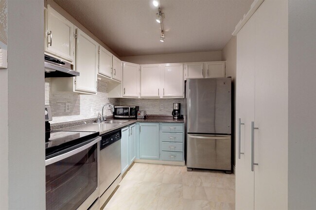 Photo du bâtiment - 316-316 Woodbridge Way
