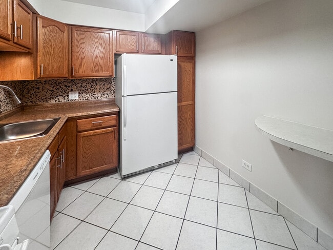 Building Photo - 1471 N Winslowe Dr