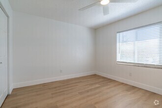 2BD, 1BA - 889SF - Bedroom - Westshore Marina Flats