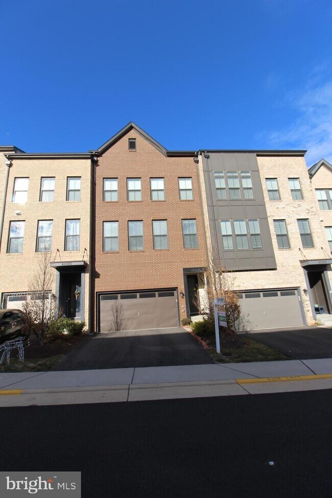 42282 Crawford Ter, Brambleton, VA 20148 Townhome Rentals in Brambleton VA