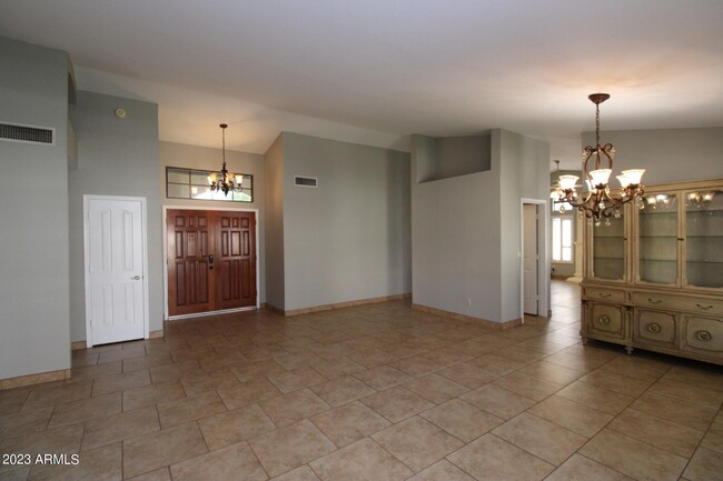 Building Photo - 56 E Kelly Ln