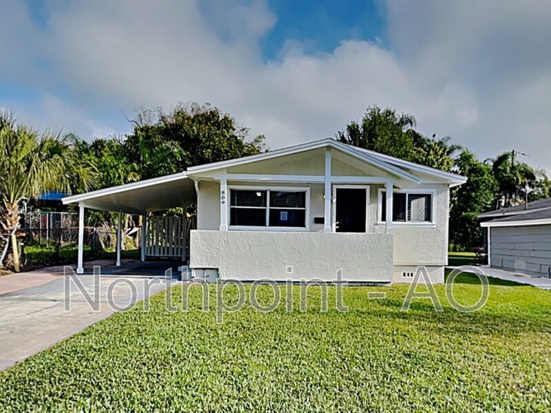Foto principal - 809 17th Ave S