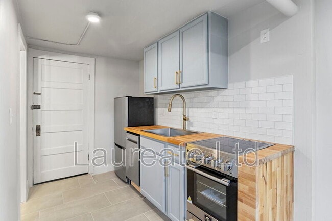 Foto del edificio - 1050 N Pearl St