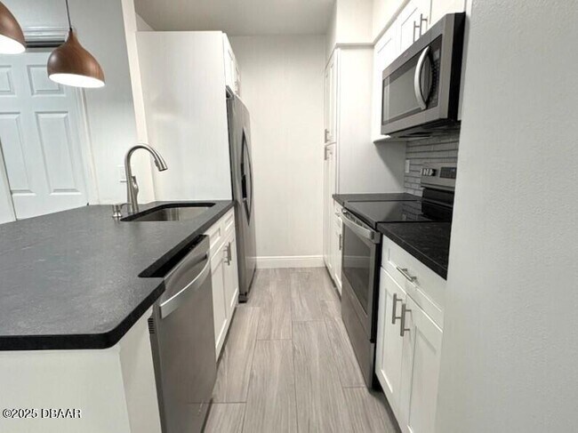 Foto del edificio - 1401 S Palmetto Ave