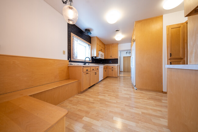 Foto del edificio - 3971 Wooddale Ave S