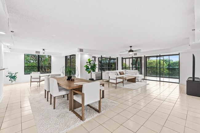 Building Photo - 7201 Promenade E Dr