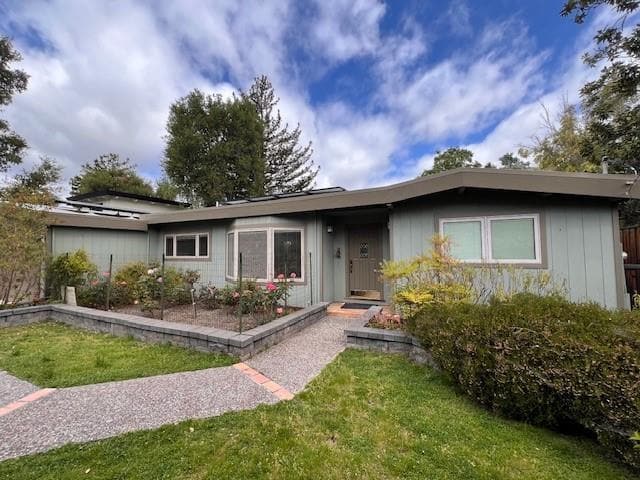 Primary Photo - 240 W Floresta Way