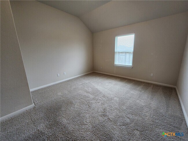 Building Photo - 2209 Hoja Ave