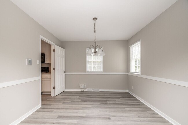 Building Photo - Professionally Renovated Chesterfield Home