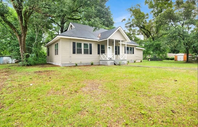 Building Photo - 1633 Phillips Ln