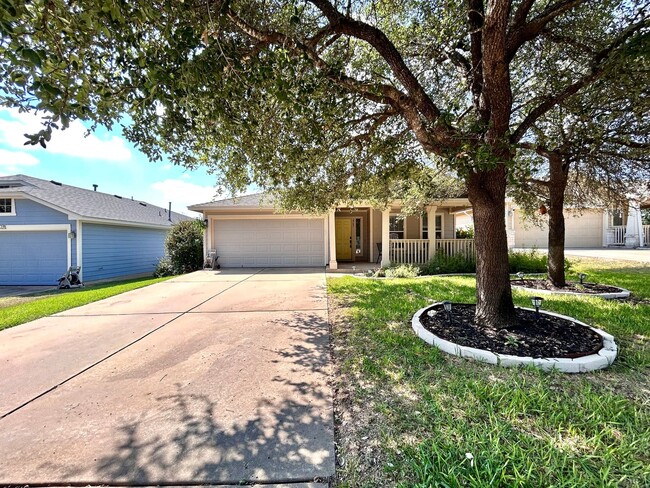 Building Photo - 3BR/2BA Home with Front Porch, Covered Dec...