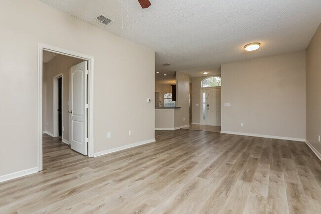 Foto del edificio - 4876 Waterside Pointe Cir