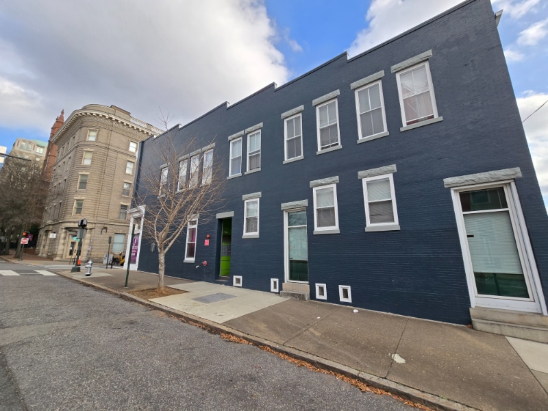 Primary Photo - 1 S 5th St