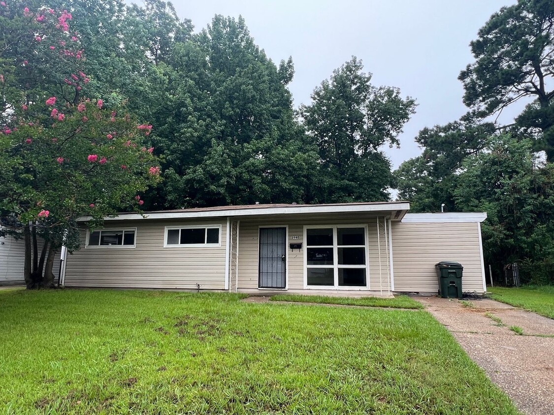 Primary Photo - 3 Bedroom/ 1 Bathroom