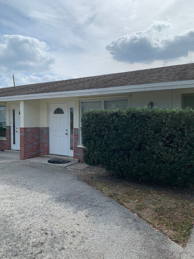 8908 SE Parkway Dr Unit NA, Hobe Sound, FL 33455 Apartments in Hobe