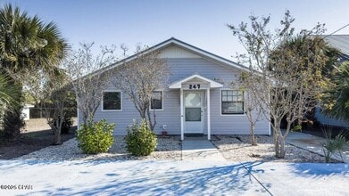 Building Photo - 247 Poinsettia Dr