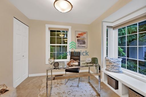 Building Photo - Charming 2-Bedroom Cottage in the Heart of Kirkland!