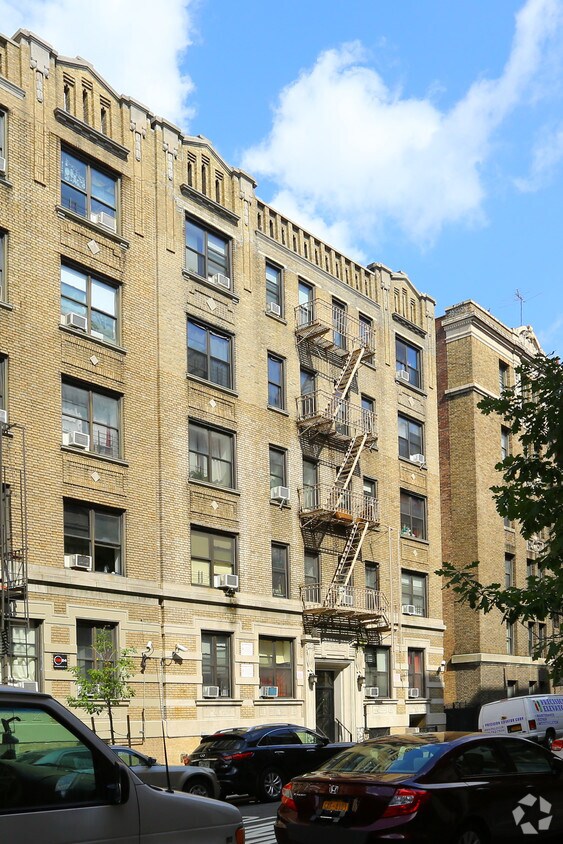 Foto principal - 74-76 Pinehurst Ave