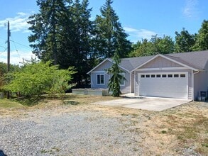 Building Photo - 942 Hadley Way