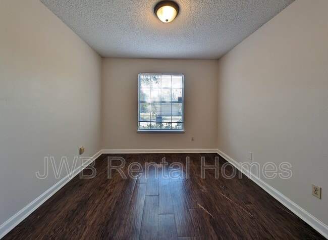 Building Photo - 1747 W 42nd St