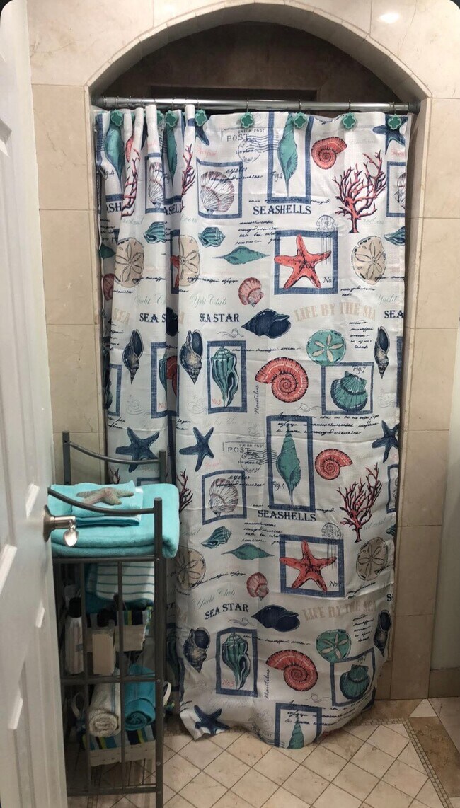 Foto del edificio - 3705 W Belden Ave