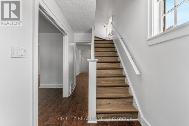 Building Photo - 53 Cady St