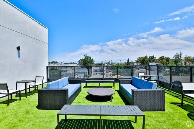 Building Photo - Draco Apartments