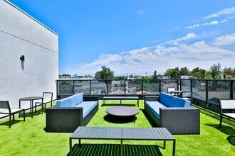 Building Photo - Draco Apartments