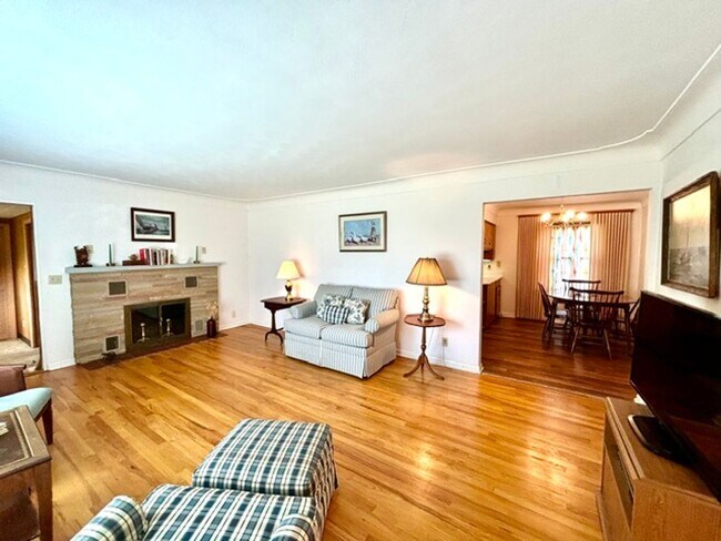 Foto del edificio - 2726 Applelane Ave