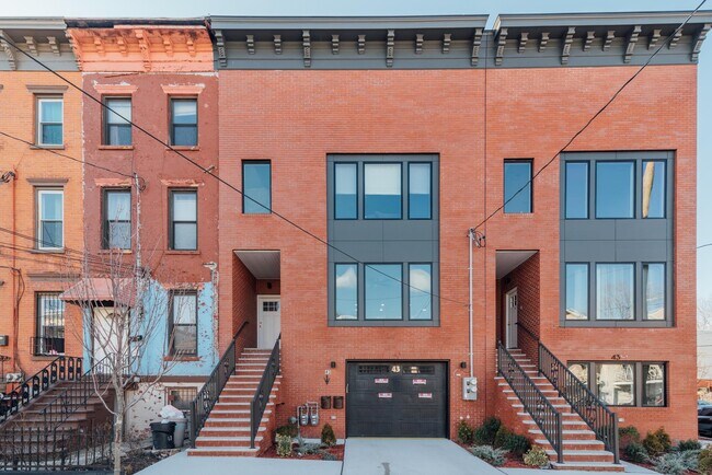Building Photo - 43 Belmont Ave