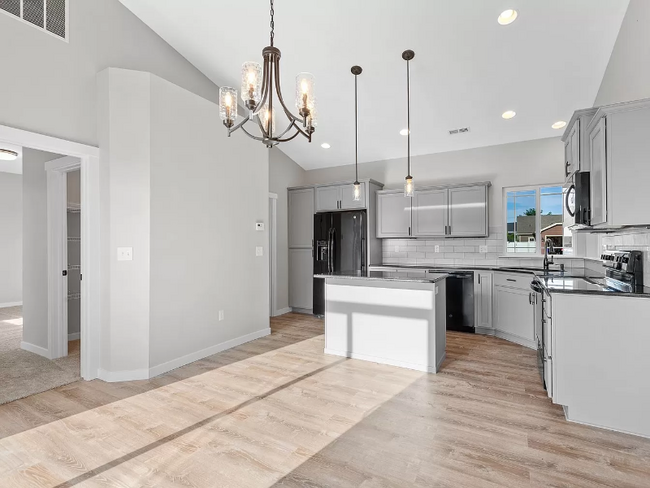 Foto del edificio - 5225 N Avalon Rd