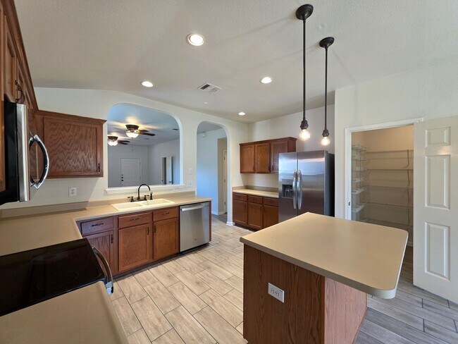 Foto del edificio - 129 Crane Crest Dr
