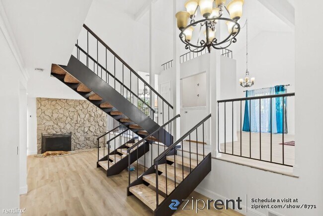 Foto del edificio - 5 br, 3 bath House - 2025 Park Royal Drive...