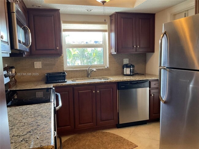 Foto del edificio - 100 SE 6th Ave