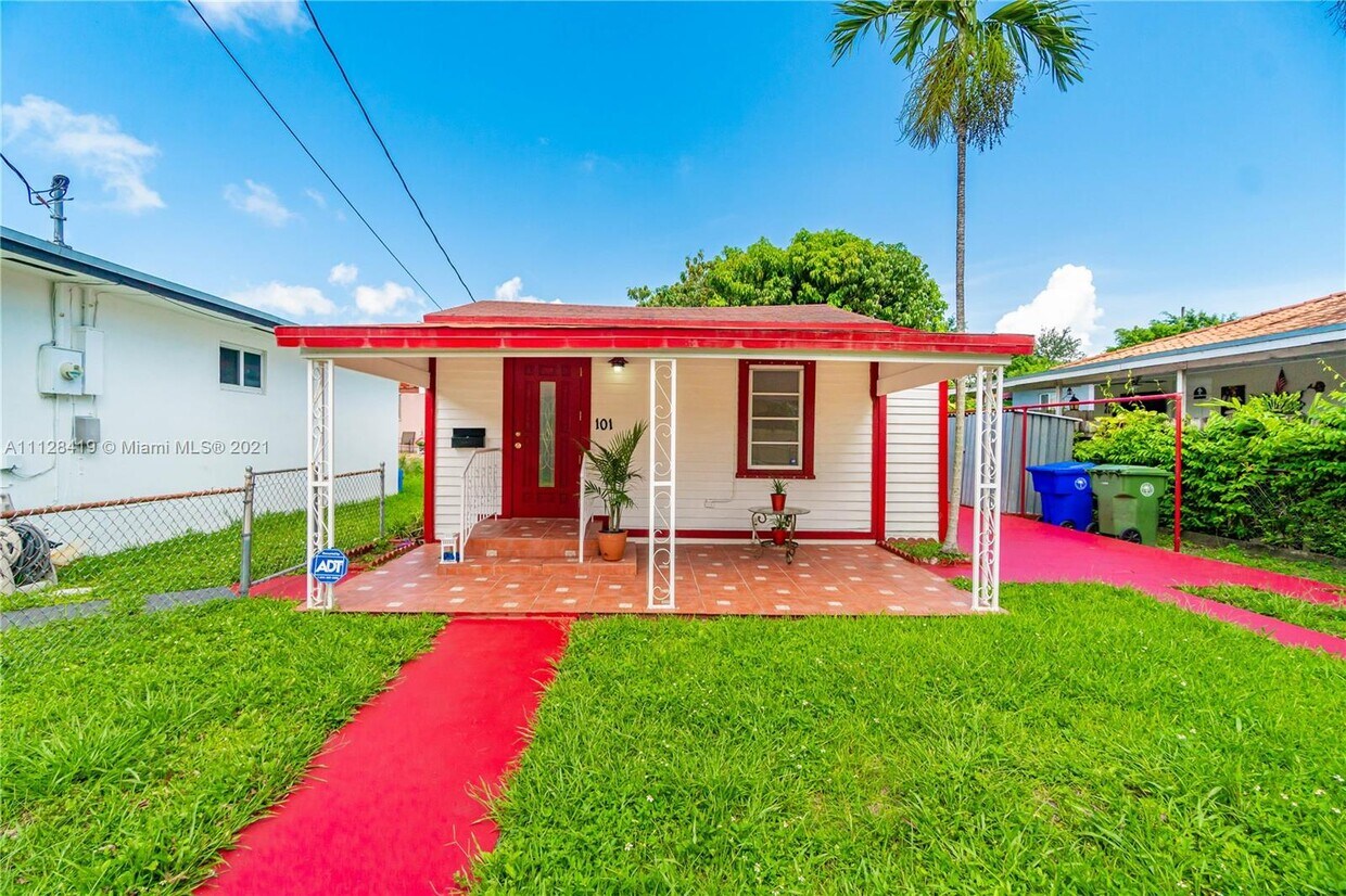 Primary Photo - 3098 NW 2nd St