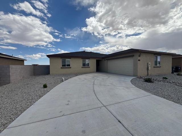 Primary Photo - 2425 Desi Loop