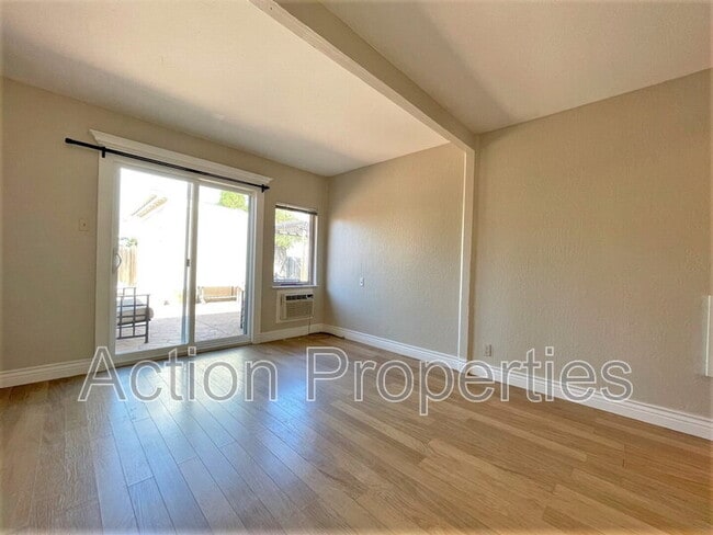 Foto del edificio - 1082 Washington St