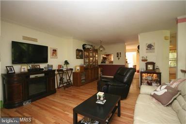 Foto del edificio - 15640 Montview Dr