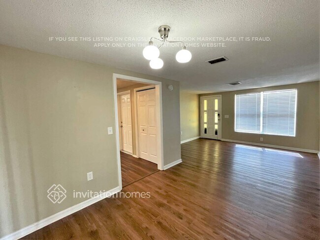 Foto del edificio - 4850 Samara Dr