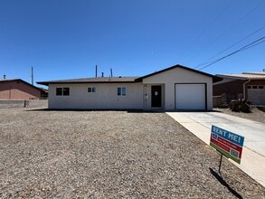 Building Photo - 1512 Clancy Dr NE