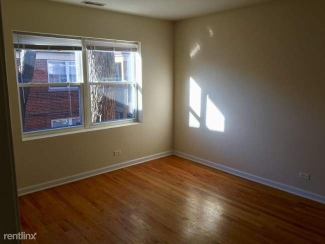 Building Photo - 2123 W Berwyn Ave