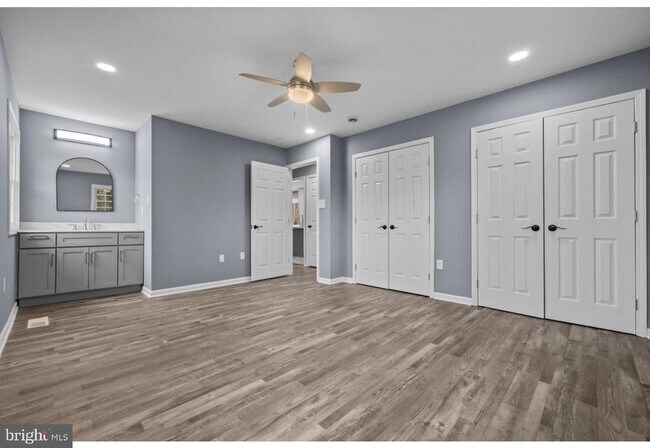 Building Photo - 4604 Kentwood Ln