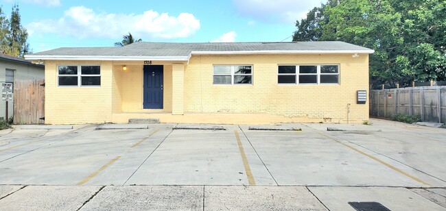 Apt A - 1708 NW 9th Ave