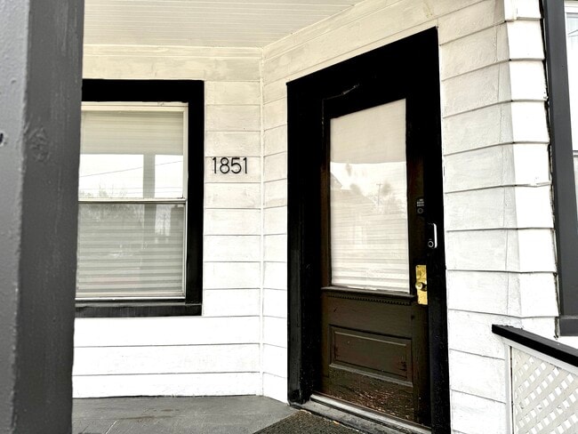 Building Photo - 1851 W 58th St